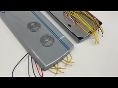 لوحة التحكم في المصعد المثبتة على سطح المرآة